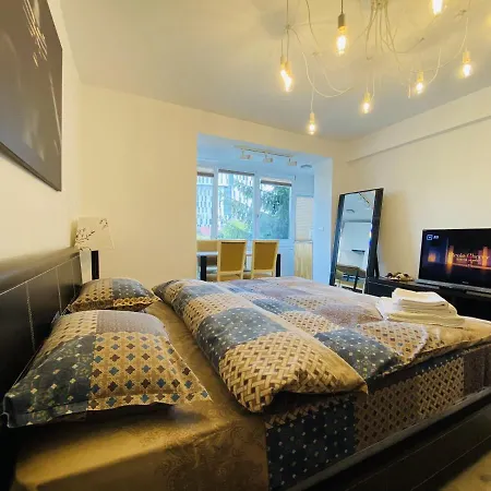 Deluxe Studio Close To The Afi Shopping City Апартаменти *